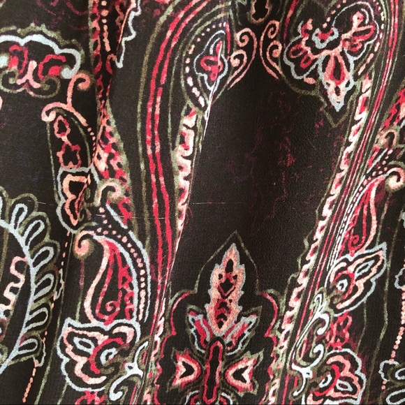 🛍️ 3/$20 BCBGeneration Pink / Maroon Paisley Lace Yoke High Neck Romper Sz Small - Picture 12 of 13